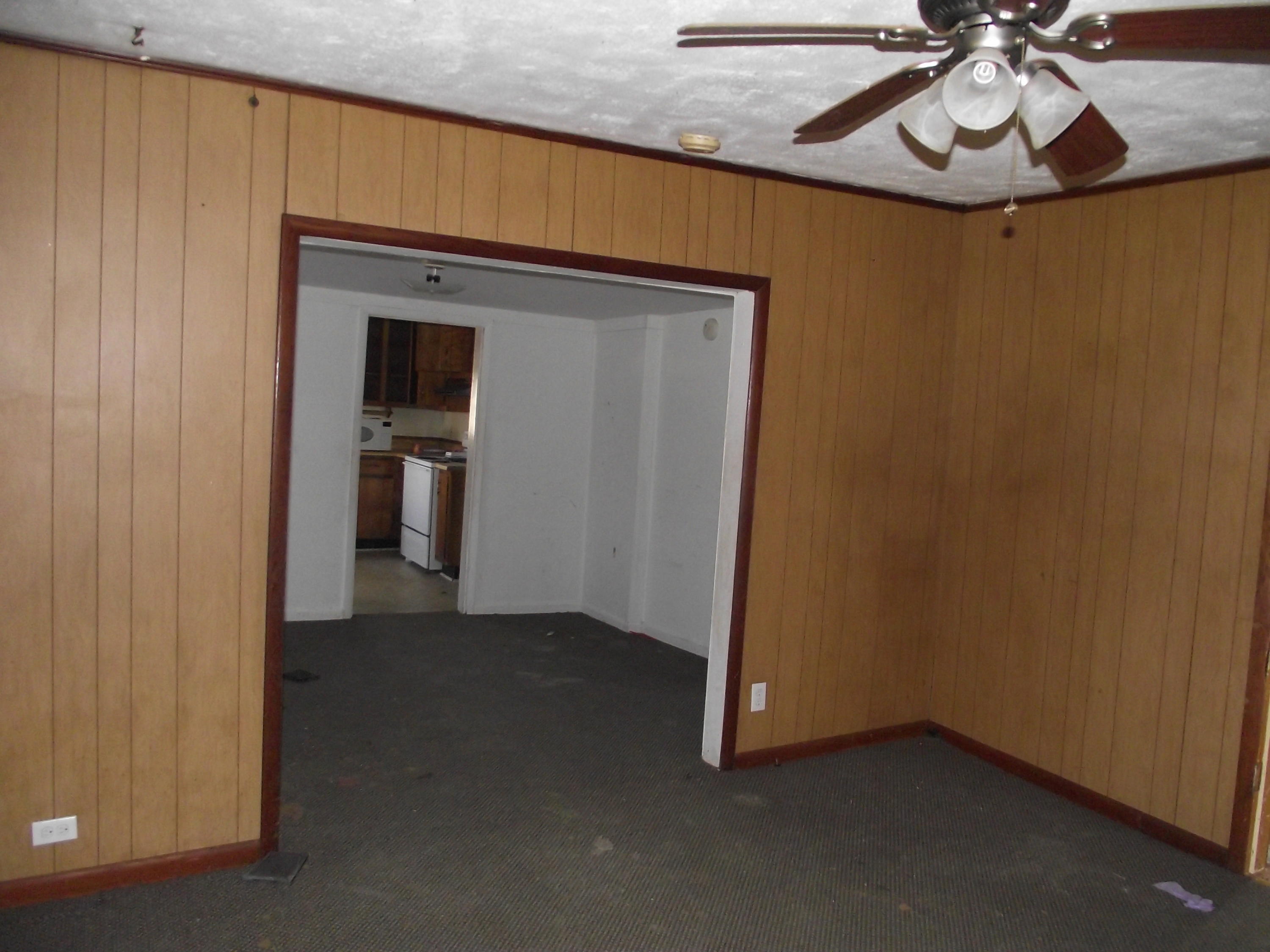 2124 Old Dunlap Road Whitwell, TN 37397 - Photo 2 of 13 Living room