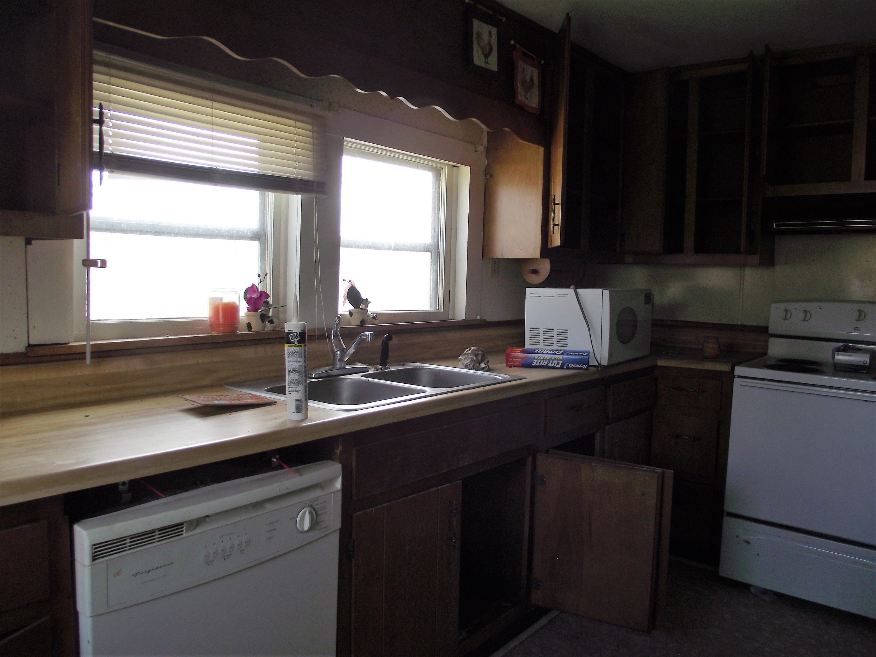 2124 Old Dunlap Road Whitwell, TN 37397 - Photo 4 of 13 Kitchen (2)