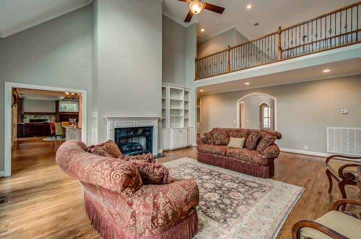 8218 Holly Road Brentwood, TN 37027 - Photo 4 of 30