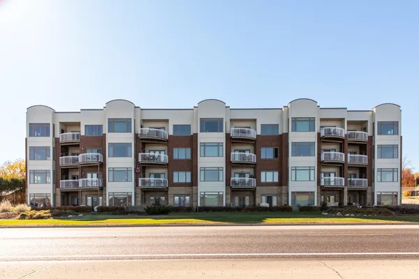 $649,000 | 900 South Lakeshore Drive, Unit 405, Lake City, MN 55041