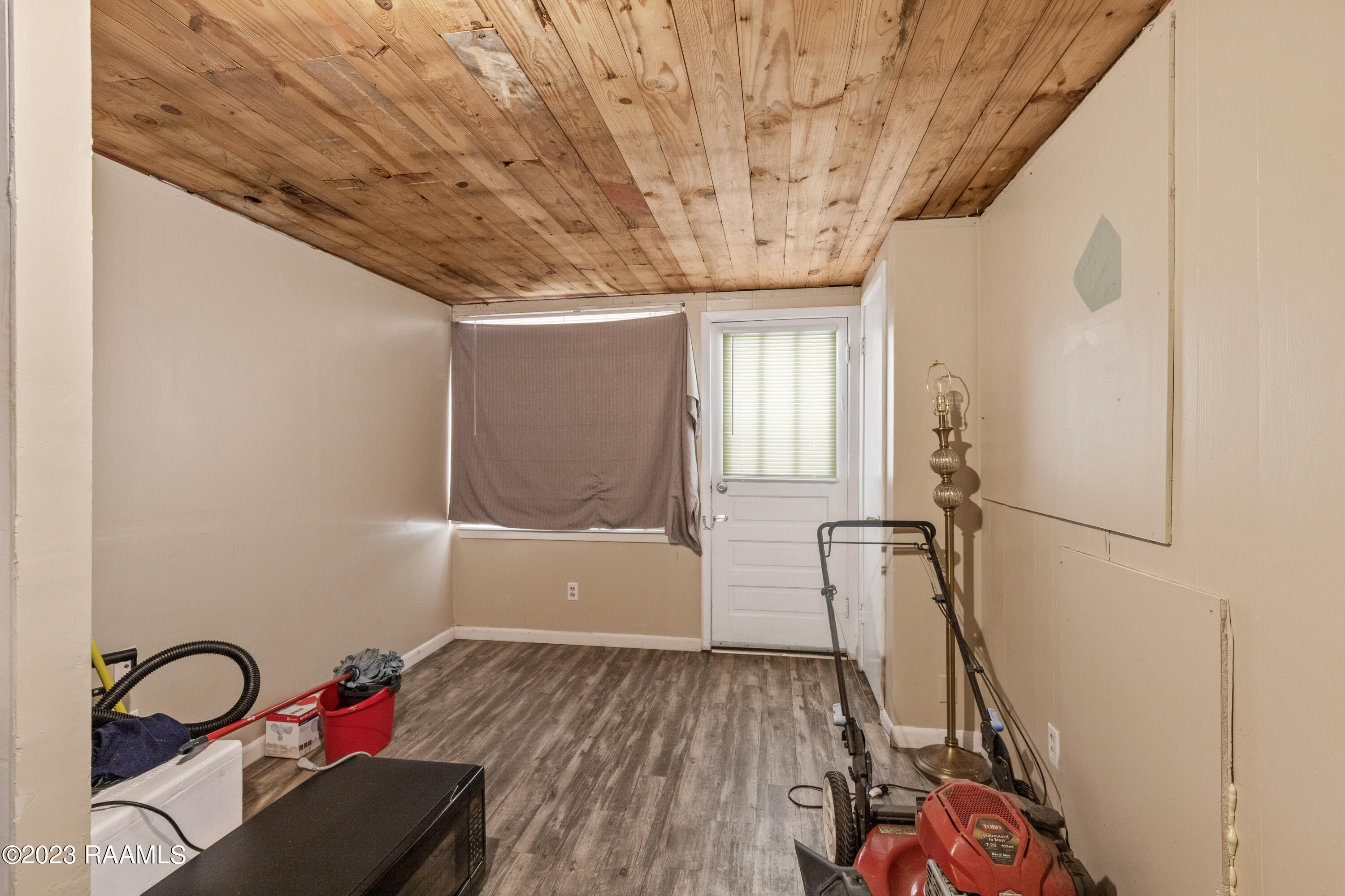 267 Ridgewood Street Lafayette, LA 70506 - Photo 18 of 23 Utility and room