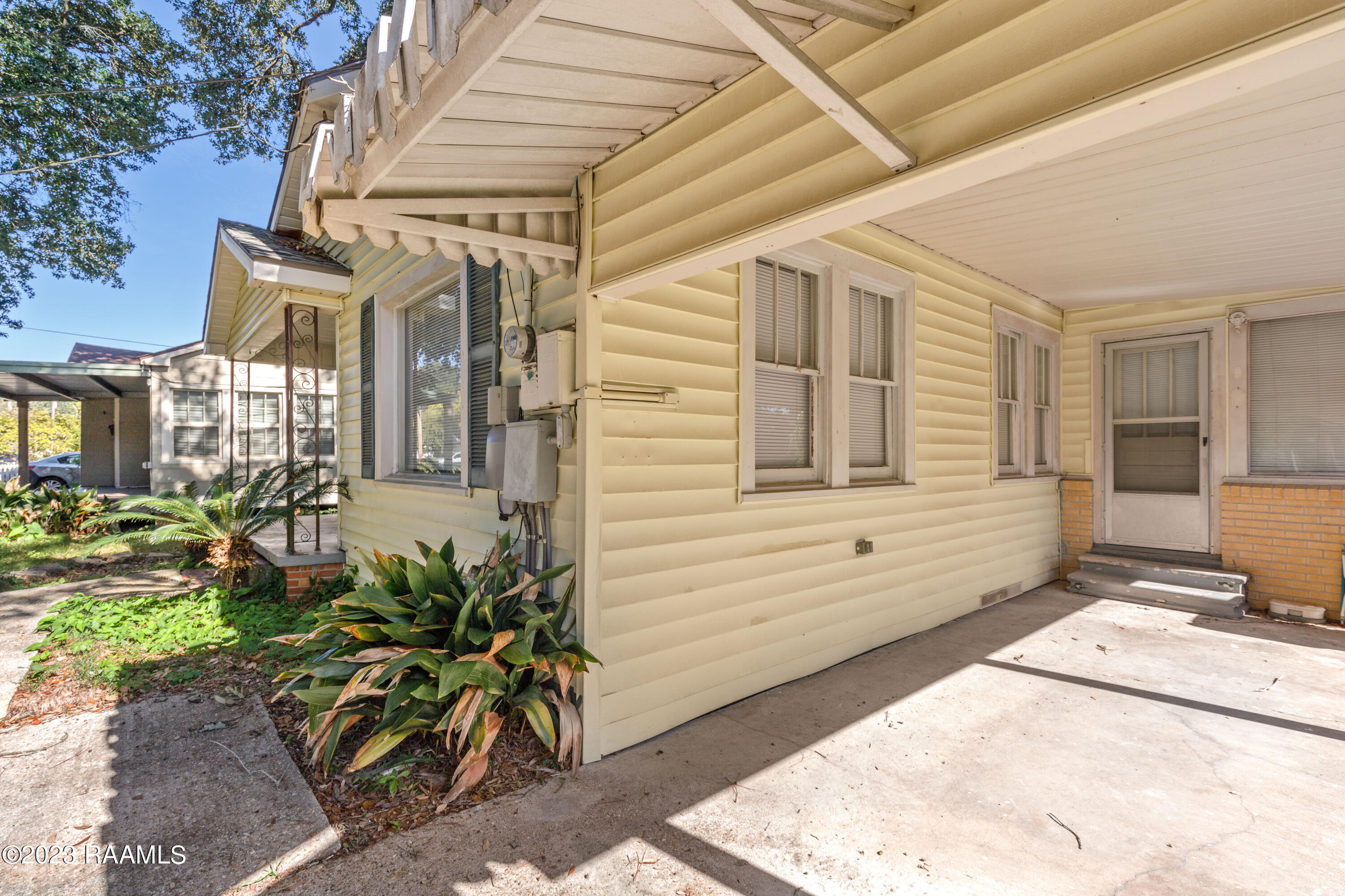 267 Ridgewood Street Lafayette, LA 70506 - Photo 19 of 23 Carport