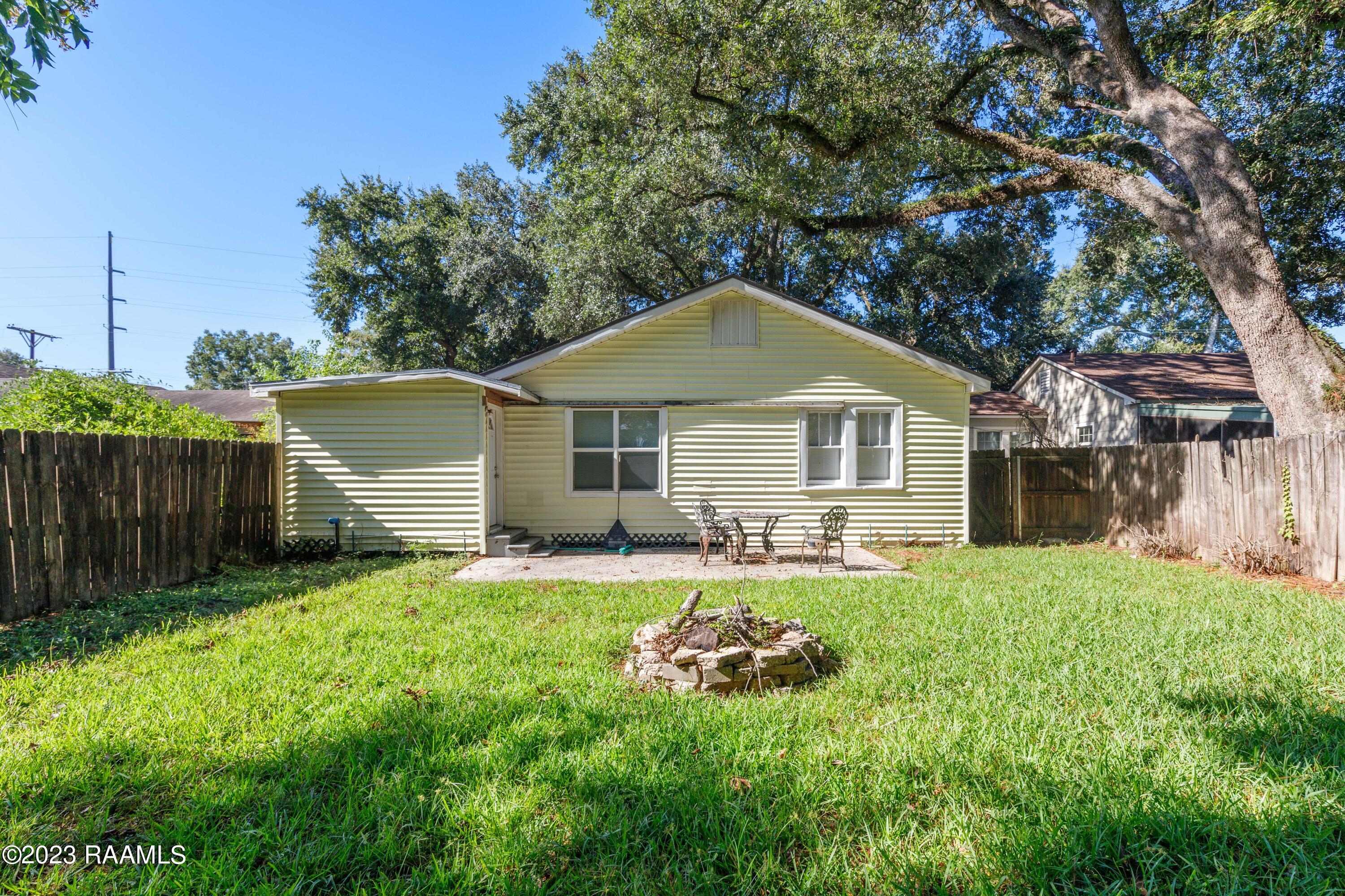 267 Ridgewood Street Lafayette, LA 70506 - Photo 21 of 23 Rear view far
