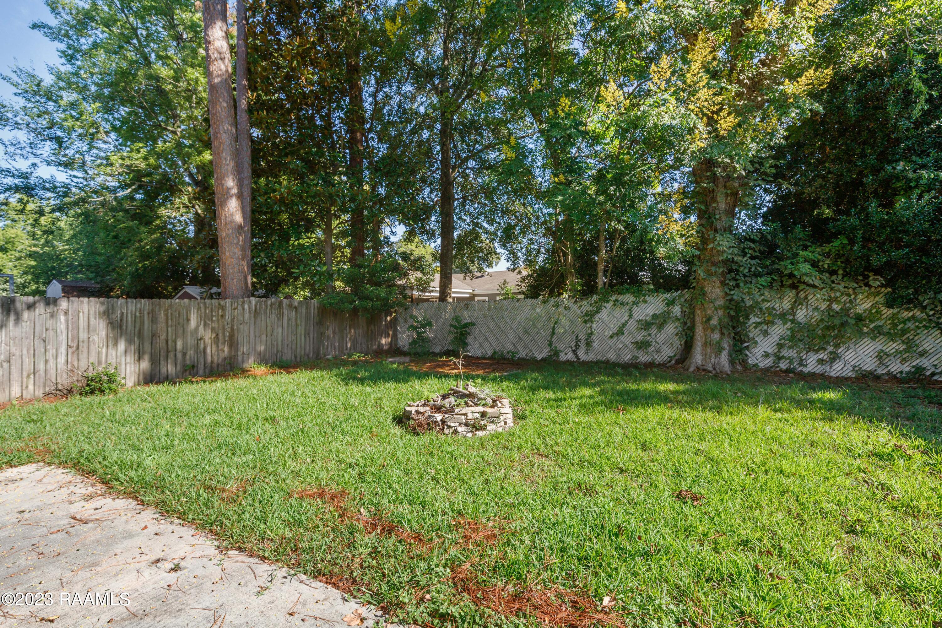 267 Ridgewood Street Lafayette, LA 70506 - Photo 22 of 23 Rear yard
