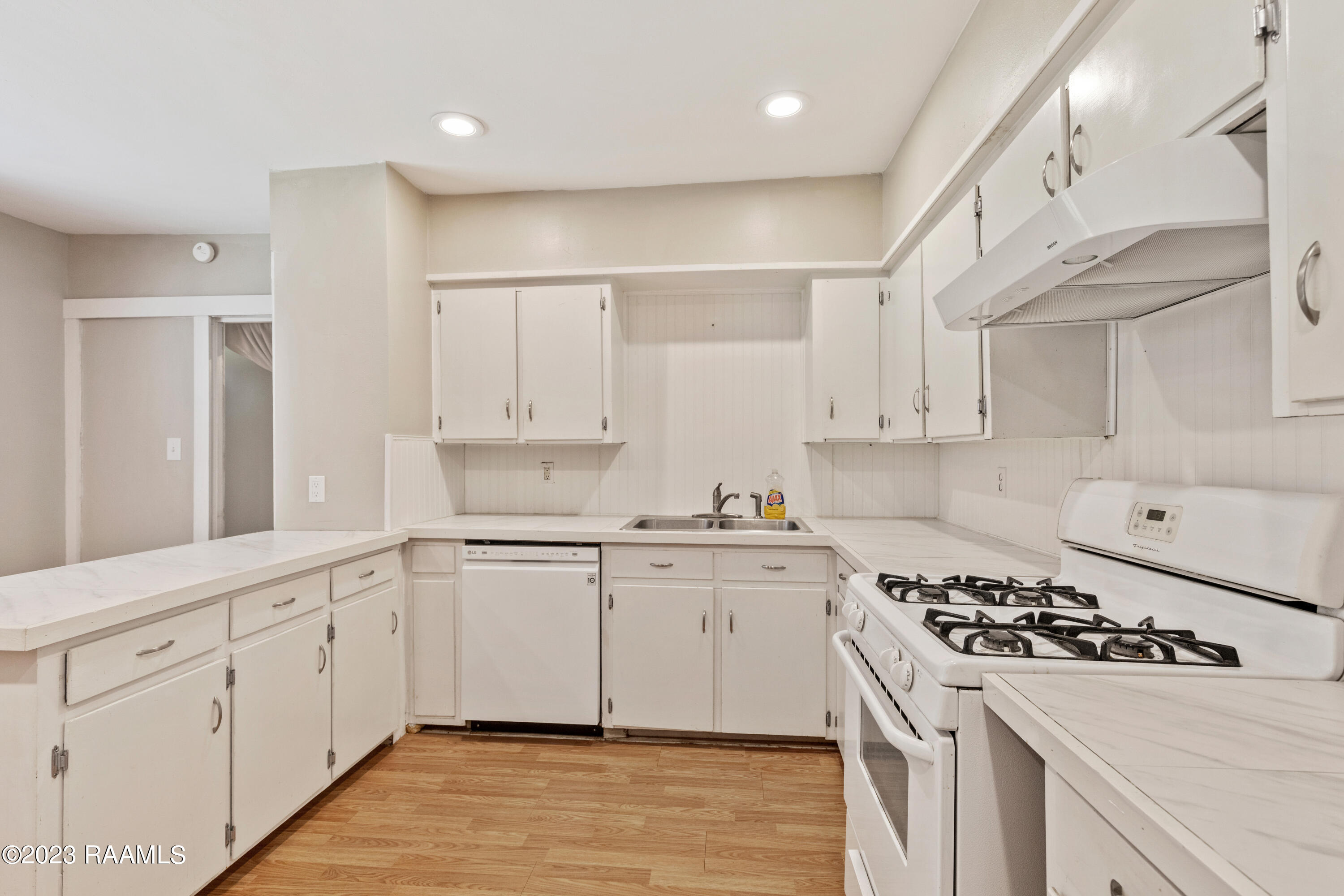 267 Ridgewood Street Lafayette, LA 70506 - Photo 7 of 23 kitchen whole
