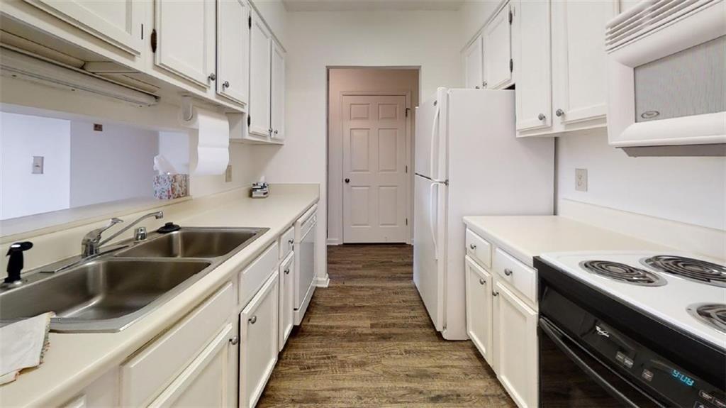 300 Johnson Ferry Road, Unit B604 Sandy Springs, GA 30328 - Photo 34 of 41