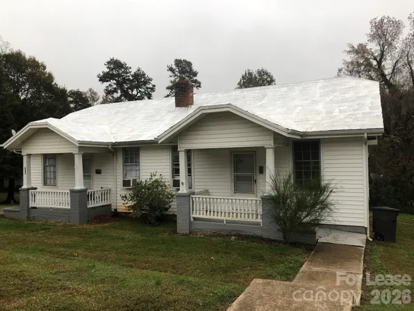 $1,050 | 656 East Sharpe Street, Statesville, NC 28677