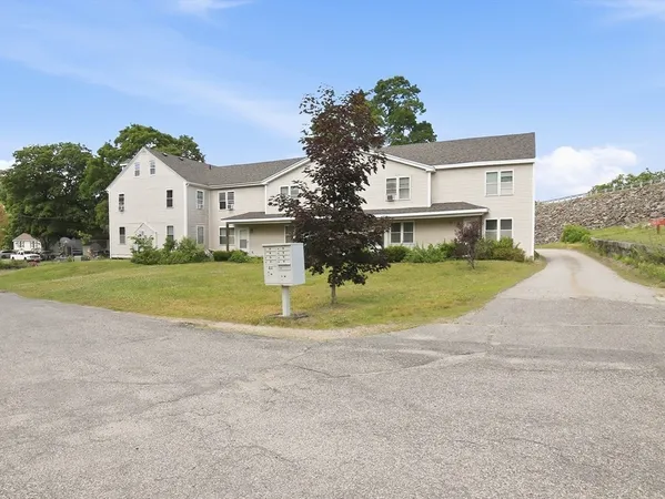 $2,150 | 44 Howarth Road, Unit 5, Oxford, MA 01540