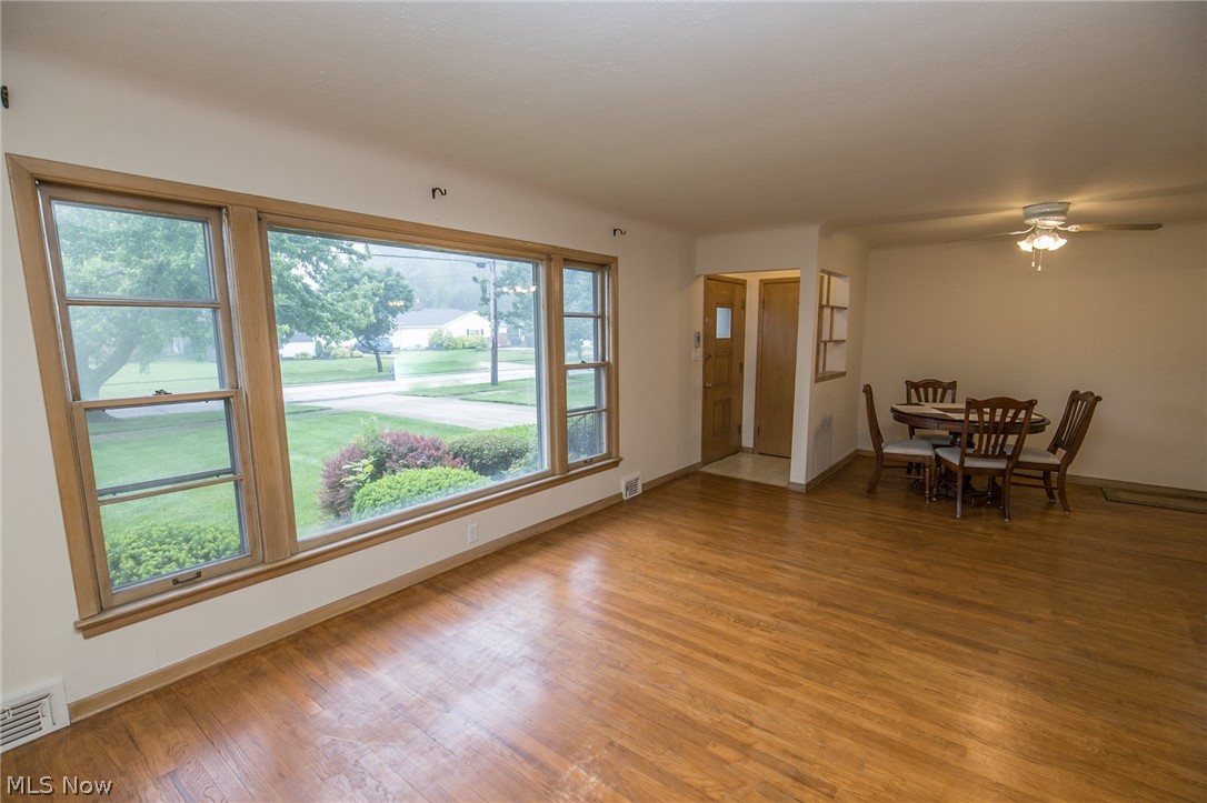 6461 Longridge Road Cleveland, OH 44124 - Photo 11 of 28