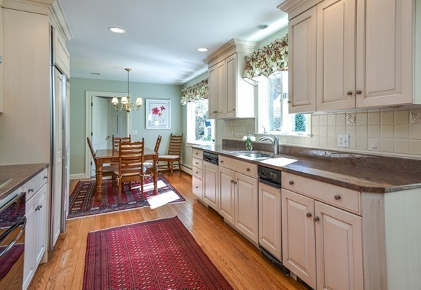29 Greylock Road Wellesley, MA 02481 - Photo 13 of 26