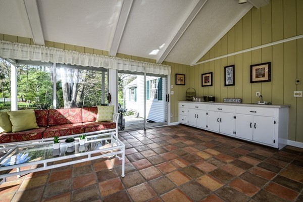 29 Greylock Road Wellesley, MA 02481 - Photo 15 of 26