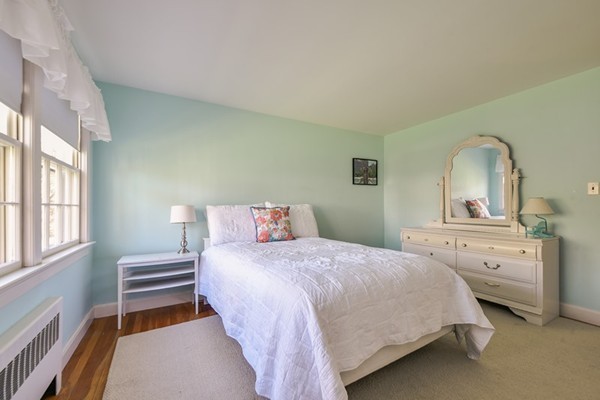 29 Greylock Road Wellesley, MA 02481 - Photo 22 of 26