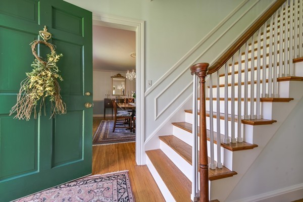 29 Greylock Road Wellesley, MA 02481 - Photo 4 of 26