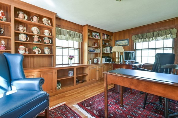 29 Greylock Road Wellesley, MA 02481 - Photo 7 of 26