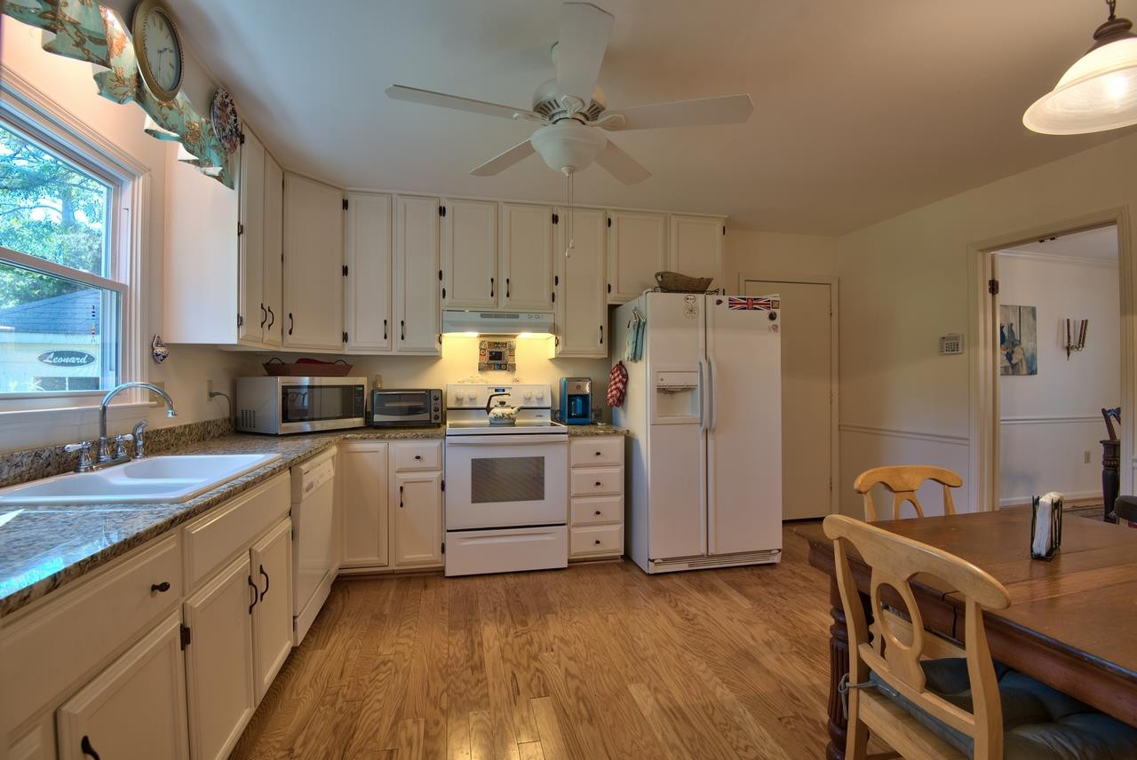 4007 Trotter Ridge Road Durham, NC 27707 - Photo 8 of 23 Kitchen