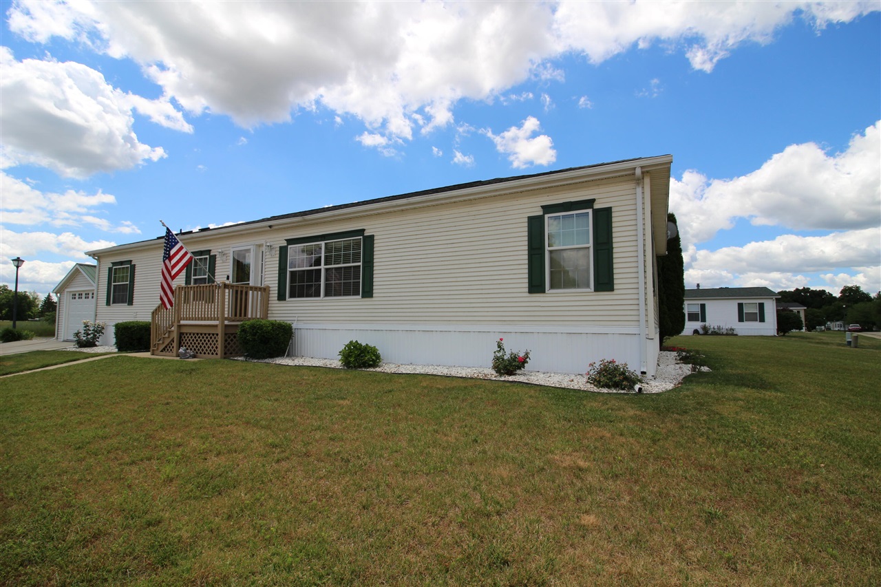 823 Raisin River Road Three Rivers, MI 49093 - Photo 3 of 38