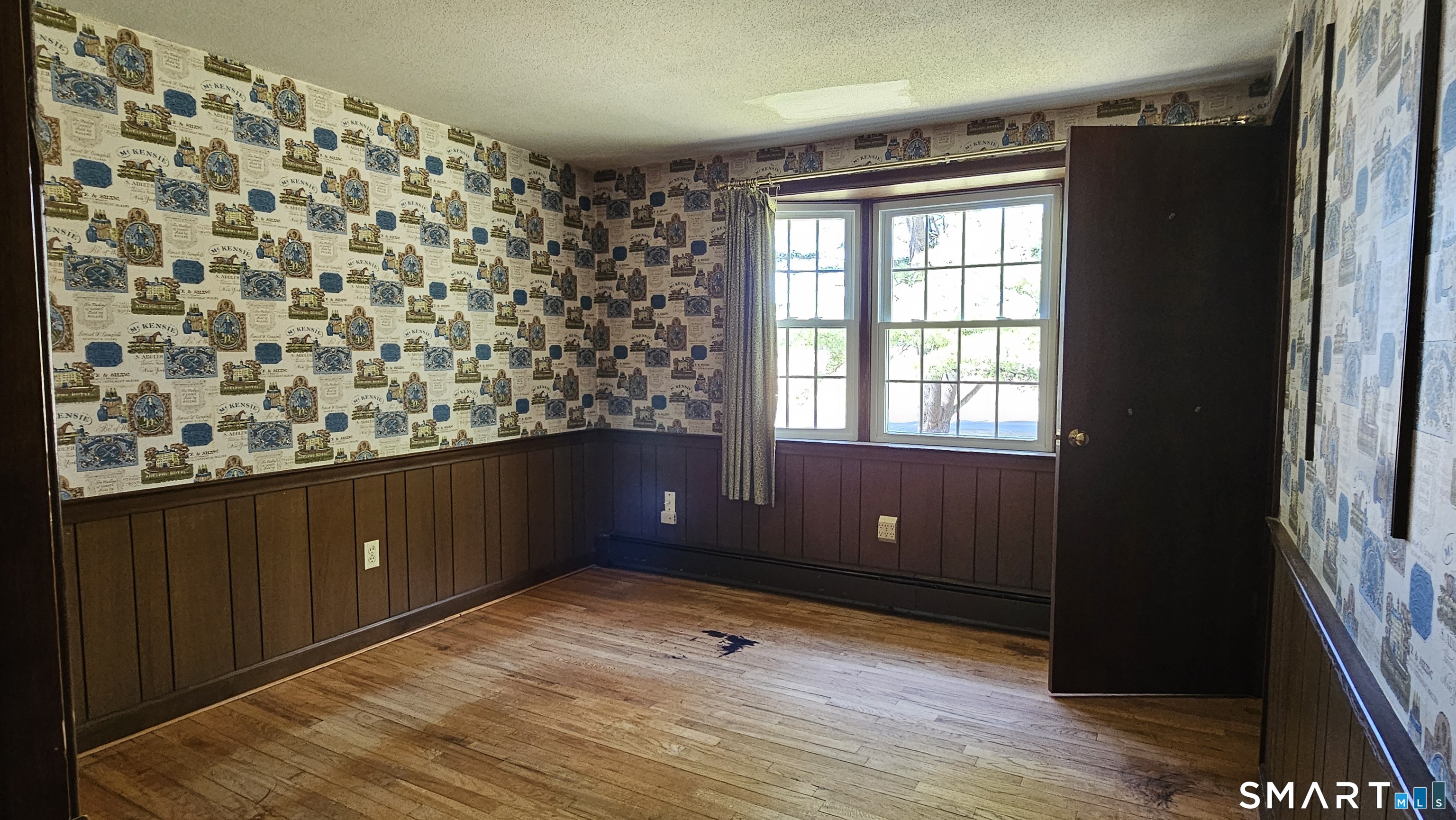 121 Hoskins Road Simsbury, CT 06070 - Photo 14 of 33