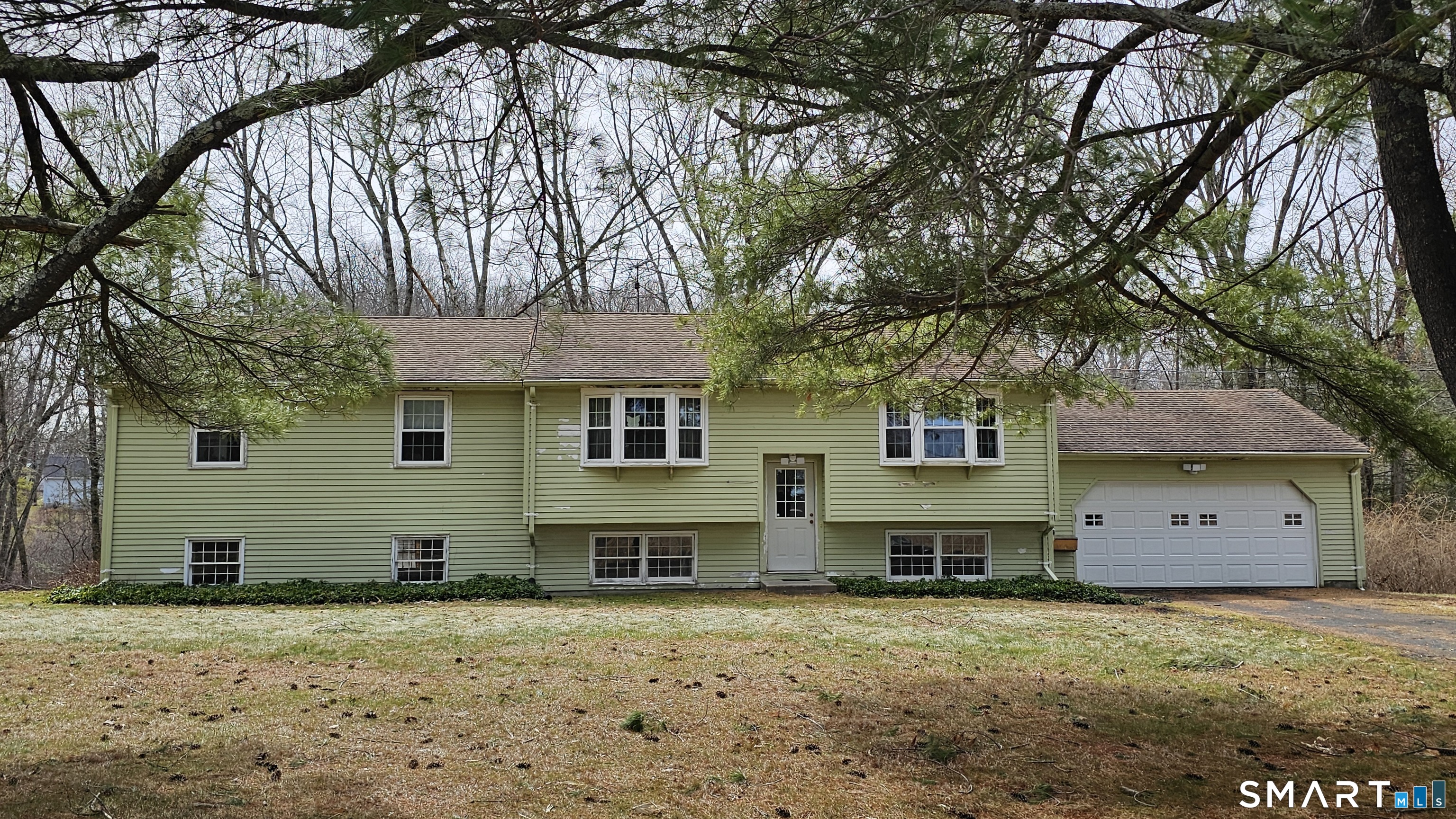 121 Hoskins Road Simsbury, CT 06070 - Photo 3 of 33