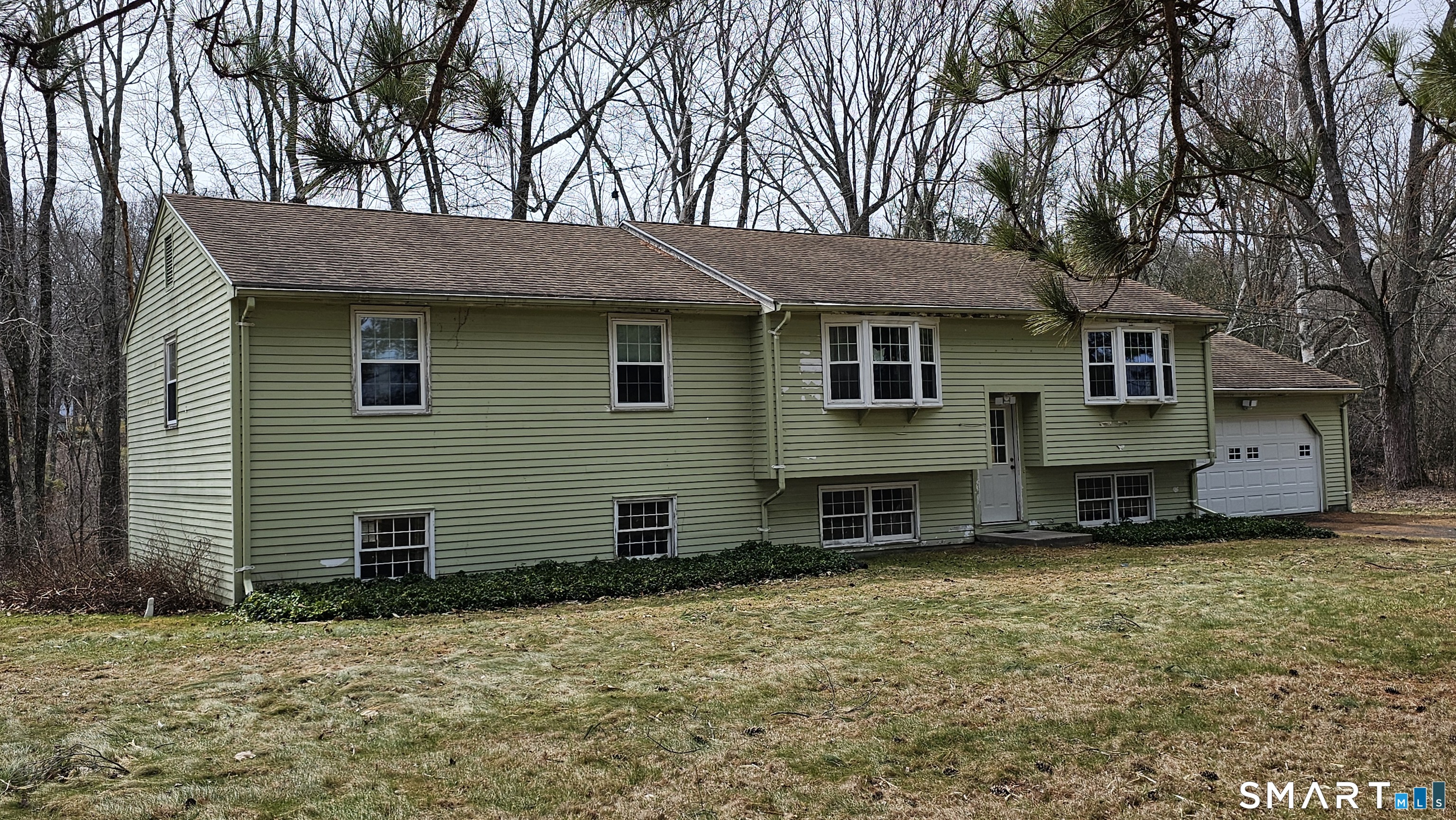 121 Hoskins Road Simsbury, CT 06070 - Photo 4 of 33