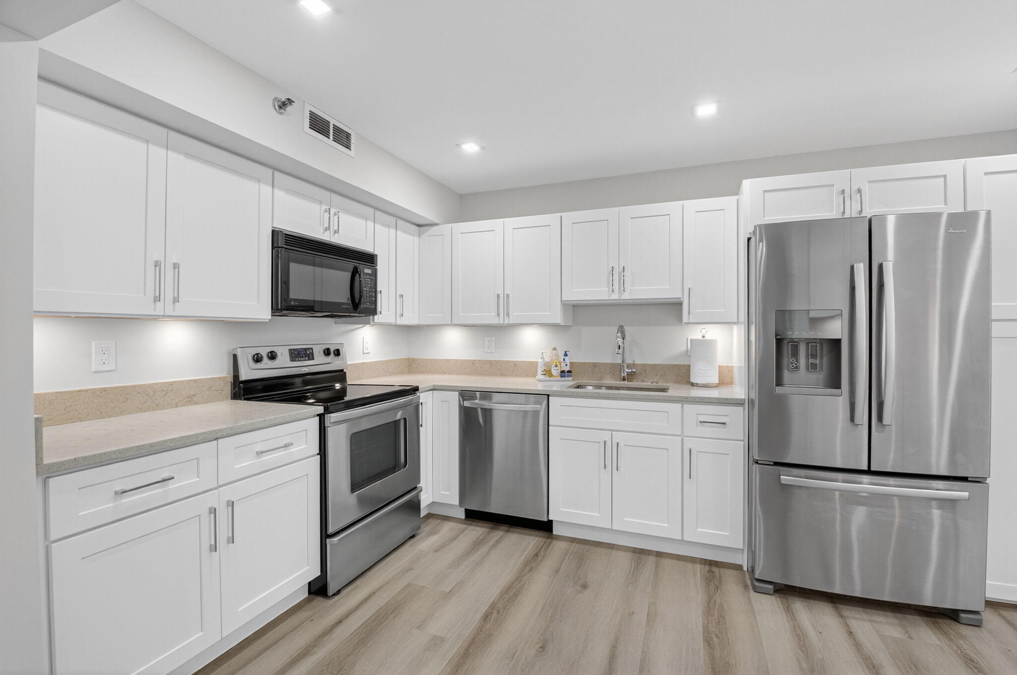 7225 Promenade Drive, Unit 302 Boca Raton, FL 33433 - Photo 15 of 51 kitchen