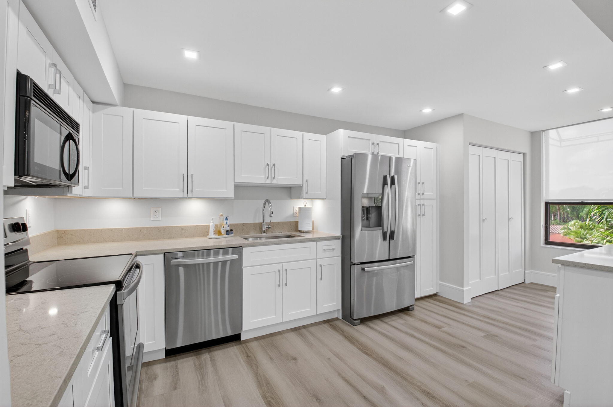 7225 Promenade Drive, Unit 302 Boca Raton, FL 33433 - Photo 18 of 51 kitchen