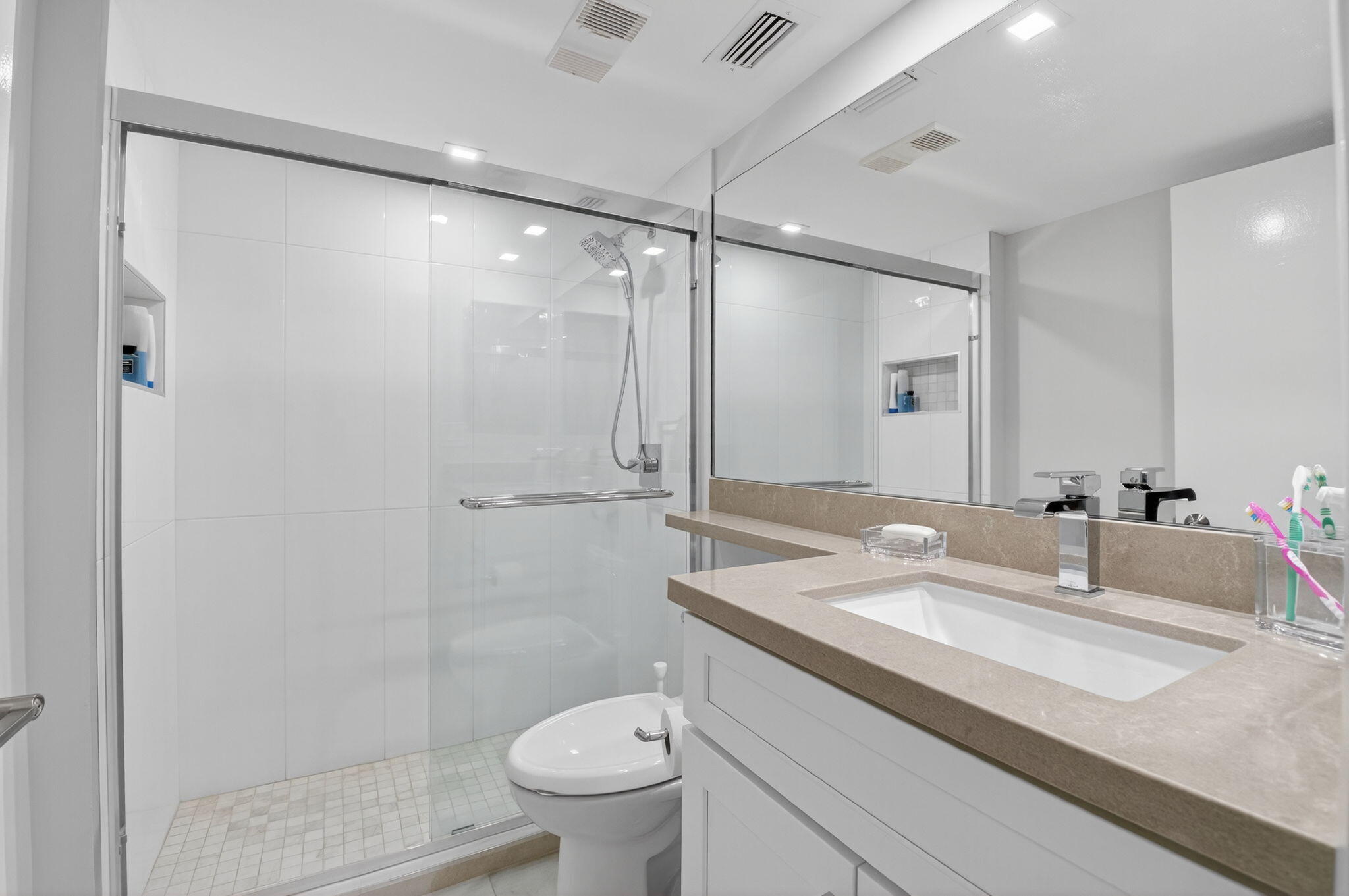 7225 Promenade Drive, Unit 302 Boca Raton, FL 33433 - Photo 36 of 51 2nd bath