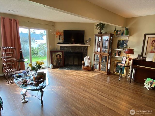 $315,000 | 321 Southwest 112th Street, Unit 202, Seattle, WA 98146