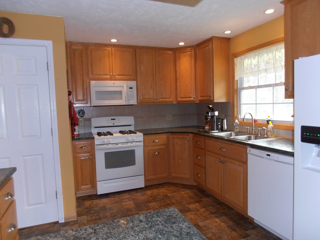 131 Miller Road Franklin, PA 16323 - Photo 11 of 38