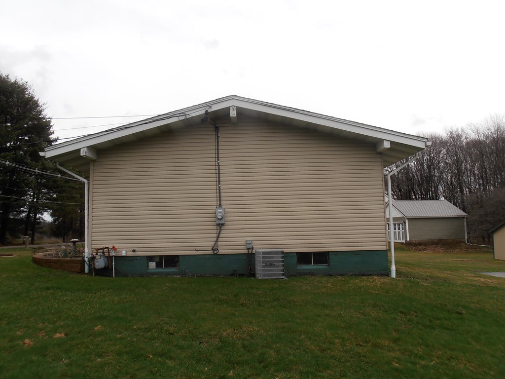131 Miller Road Franklin, PA 16323 - Photo 2 of 38