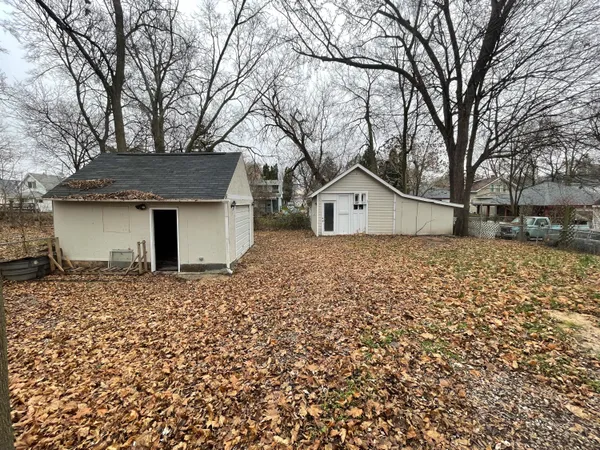 $139,900 | 925 South Holmes Street, Lansing, MI 48912
