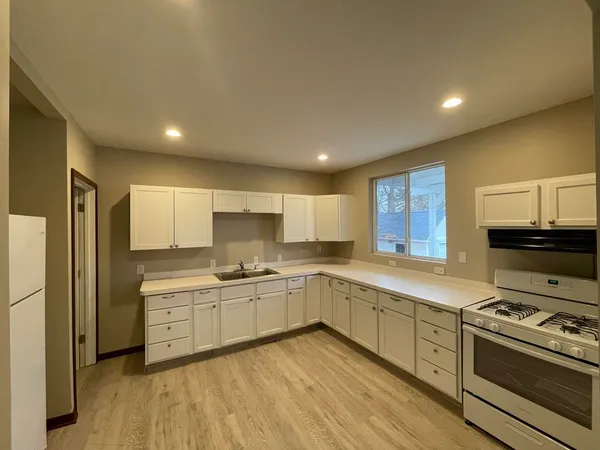 $139,900 | 925 South Holmes Street, Lansing, MI 48912