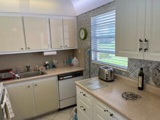 354 Dorset I Boca Raton, FL 33434 - Photo 1 of 20 KITCHEN