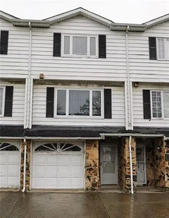 $649,999 | 36 Carlyle Green | Arden Heights