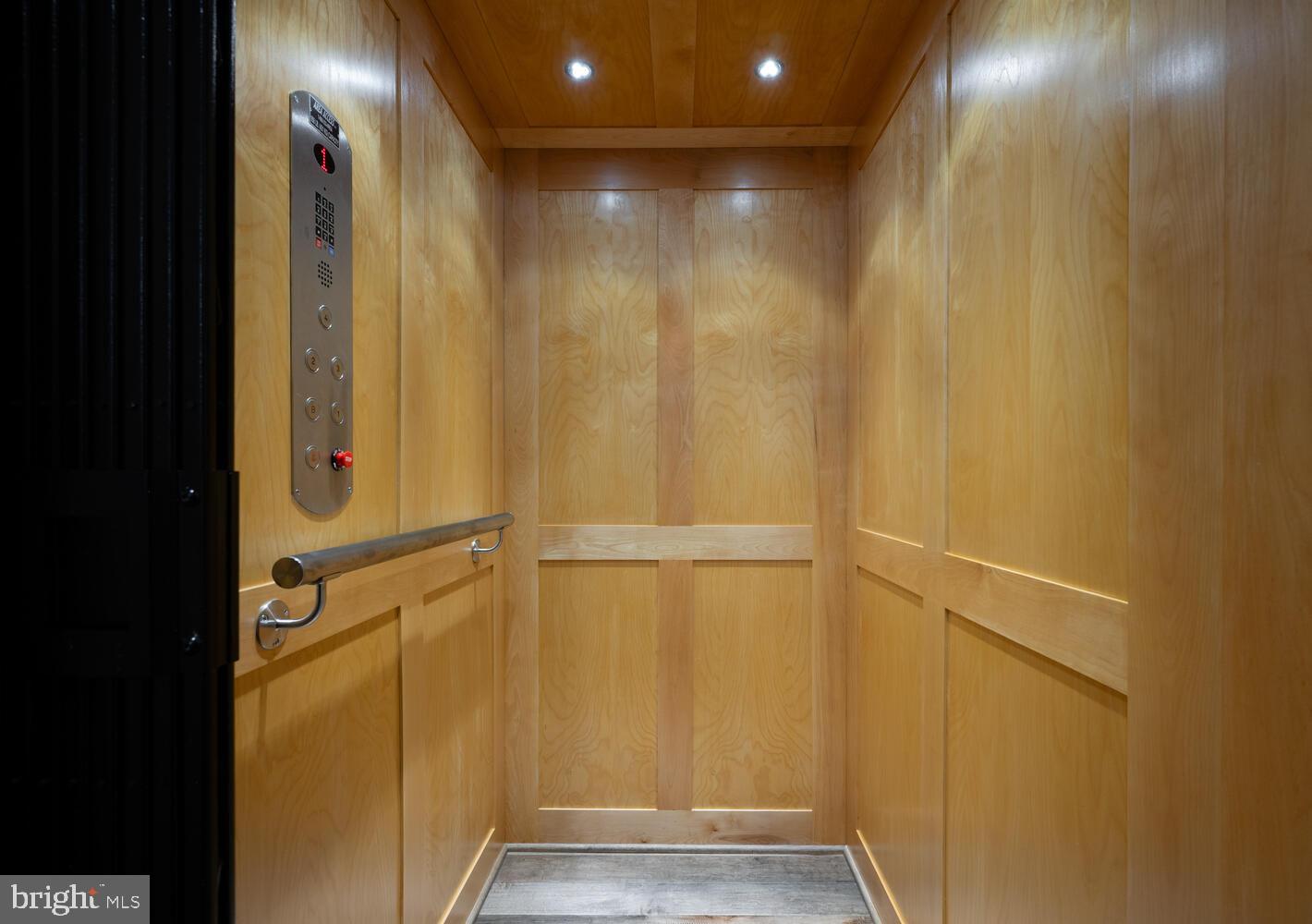 1126 North Stuart Street Arlington, VA 22201 - Photo 17 of 38 a view of an entryway