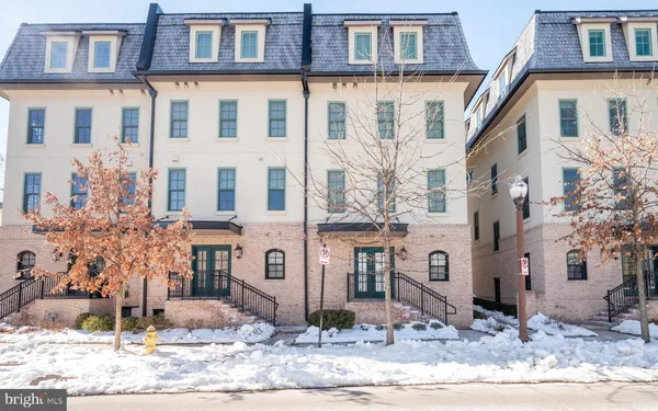 a large building with a street