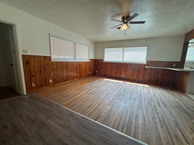 $950 | 2123 25th Street, Unit REAR, Lubbock, TX 79411