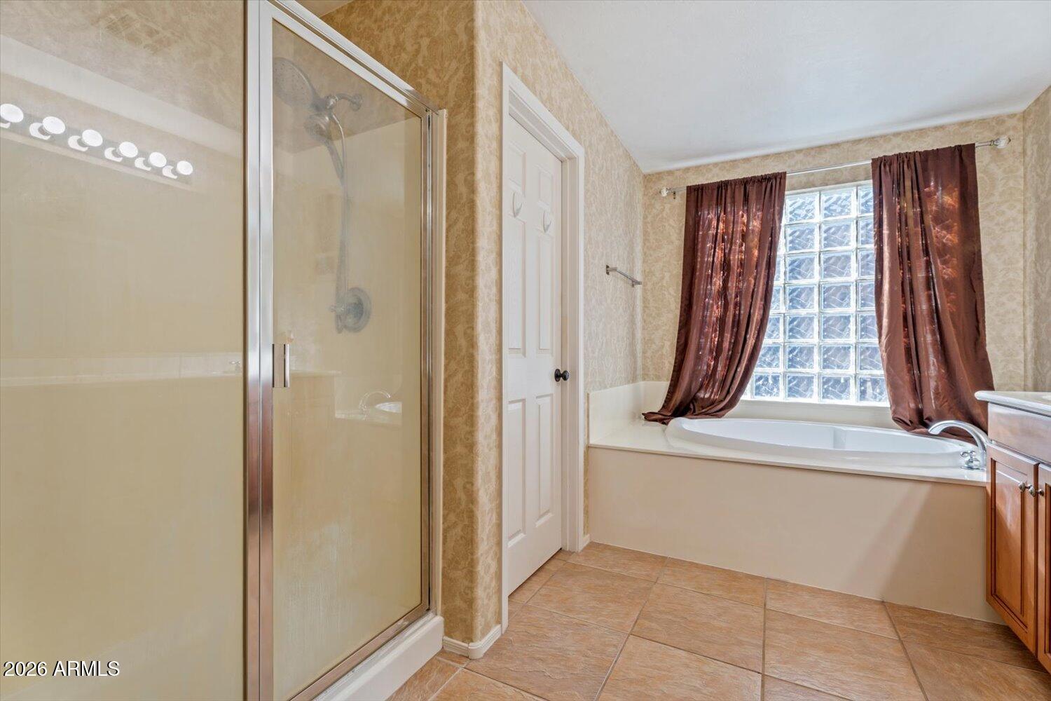 14975 West Wethersfield Road Surprise, AZ 85379 - Photo 14 of 24 19-A7409631