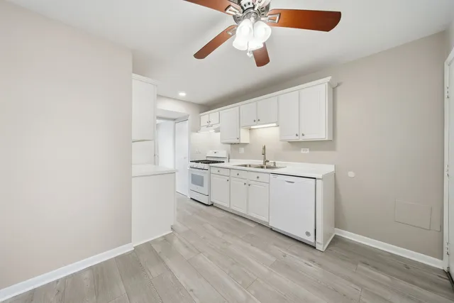 $255,000 | 2634 Oakshire Court, Aurora, IL 60502