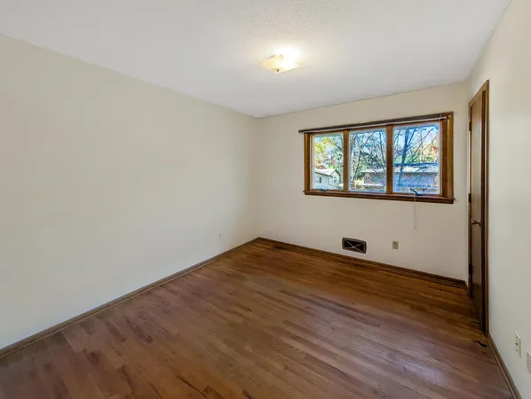 $400,000 | 5920 Wisconsin Circle North, New Hope, MN 55428