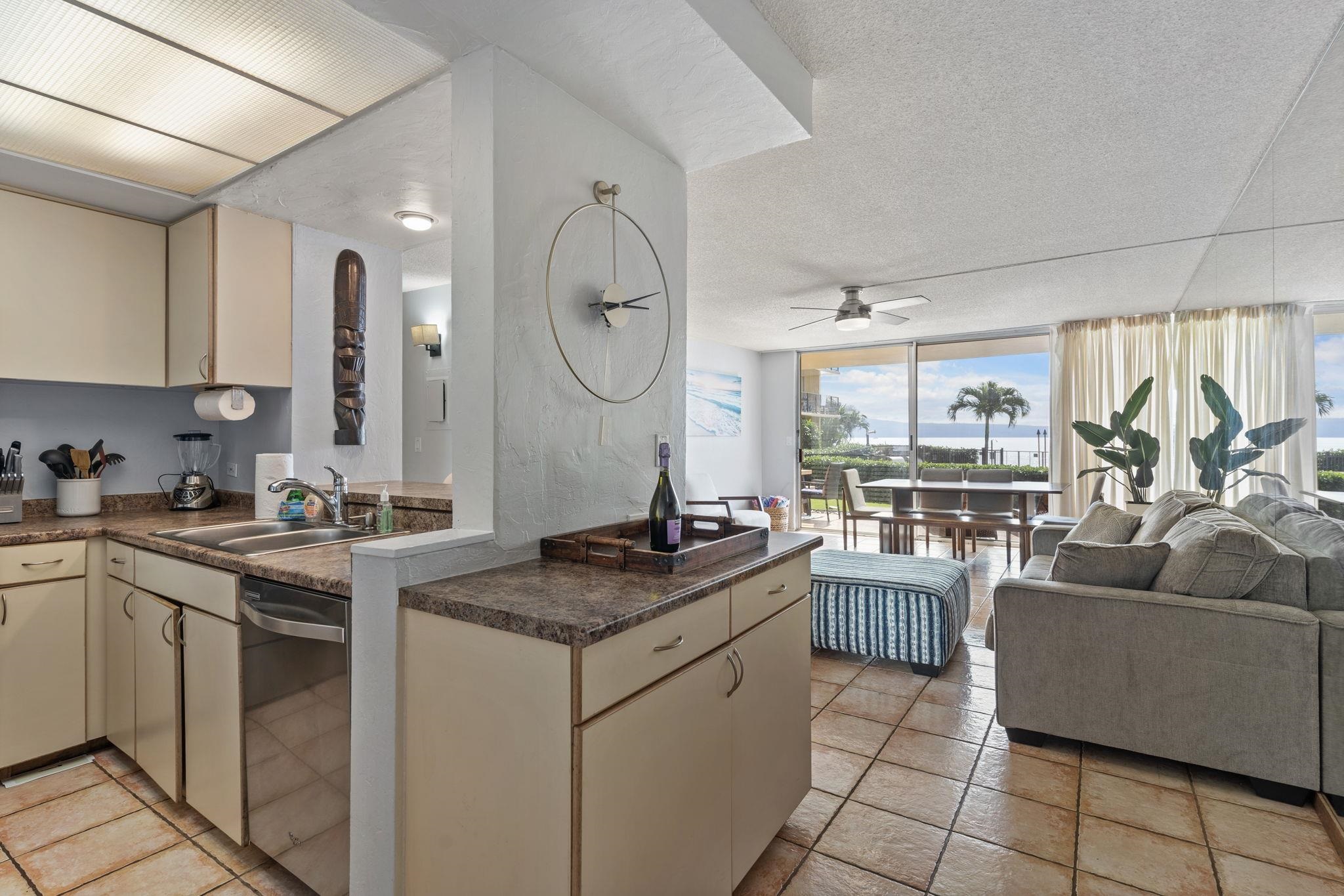 4401 Lower Honoapiilani Road, Unit A101 Lahaina, HI 96761 - Photo 2 of 37