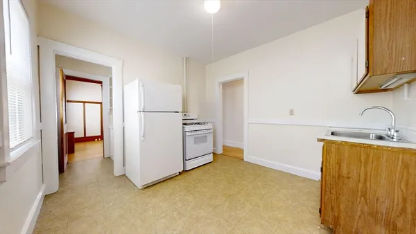 $2,750 | 11 Clyde Road, Unit 11, Watertown, MA 02472