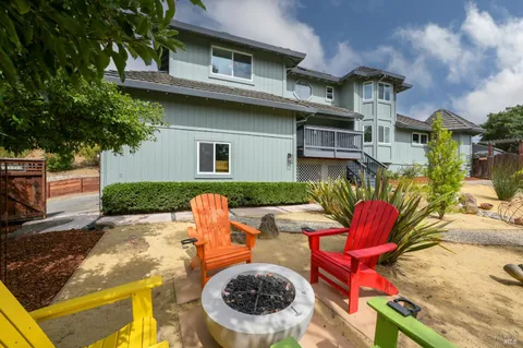 $1,395,000 | 1000 East Sunnyslope Road, Petaluma, CA 94952