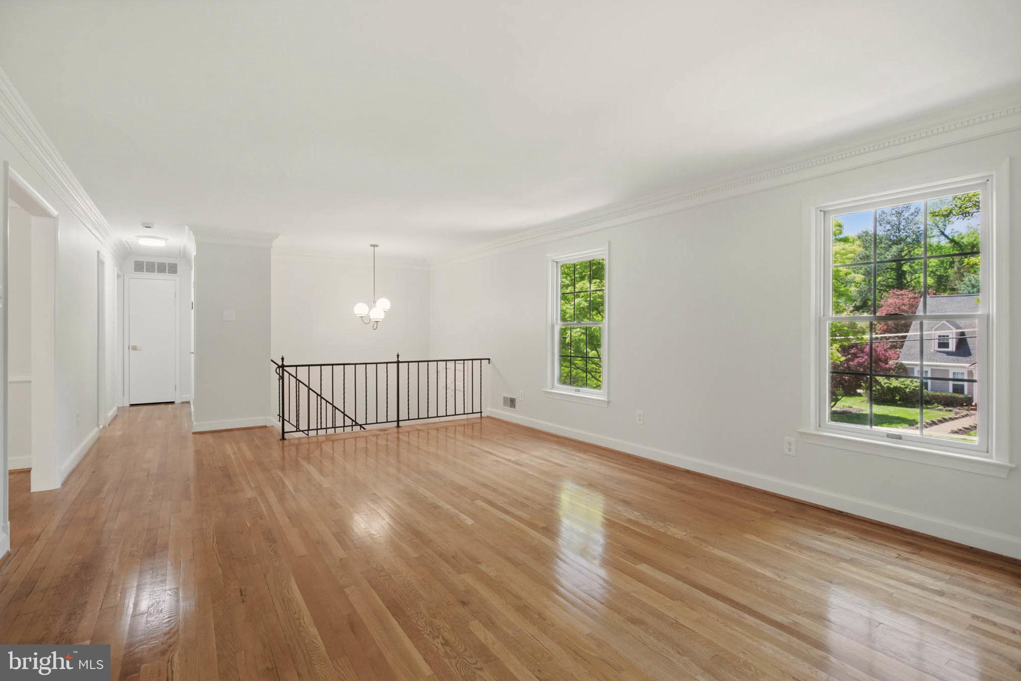 7605 Range Road Alexandria, VA 22306 - Photo 11 of 40 living room