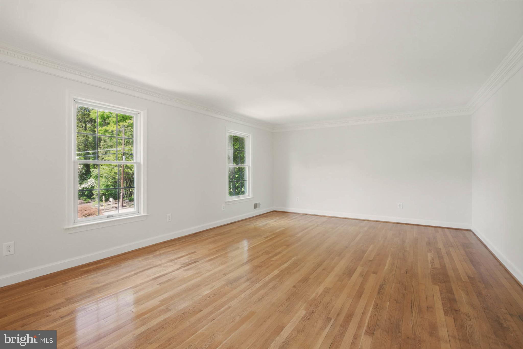 7605 Range Road Alexandria, VA 22306 - Photo 12 of 40 lving room img 2
