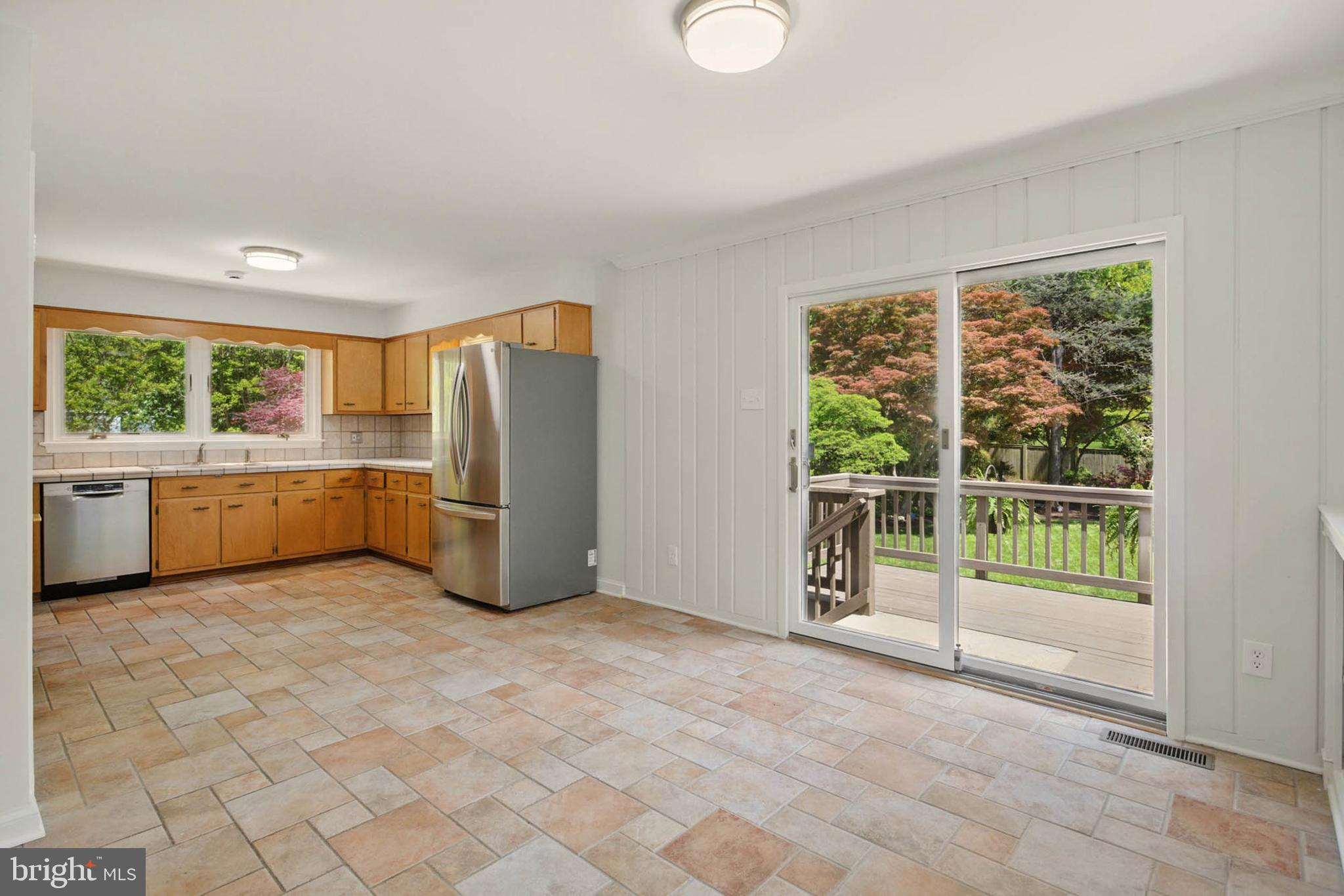 7605 Range Road Alexandria, VA 22306 - Photo 16 of 40 kitchen
