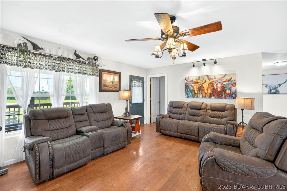 132 Hunters Ridge Road Camdenton, MO 65020 - Photo 20 of 44 Living Room to Entry & Access to Lower Level