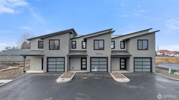 $351,700 | 601 Dorsing Street, Unit D20, Moses Lake, WA 98837