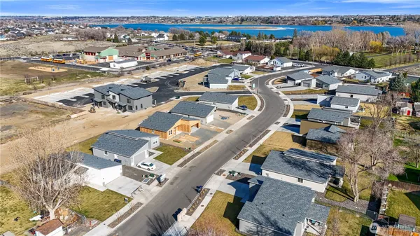 $351,700 | 601 Dorsing Street, Unit D20, Moses Lake, WA 98837