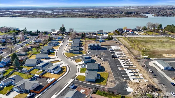 $351,700 | 601 Dorsing Street, Unit D20, Moses Lake, WA 98837