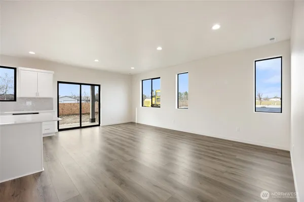 $351,700 | 601 Dorsing Street, Unit D20, Moses Lake, WA 98837